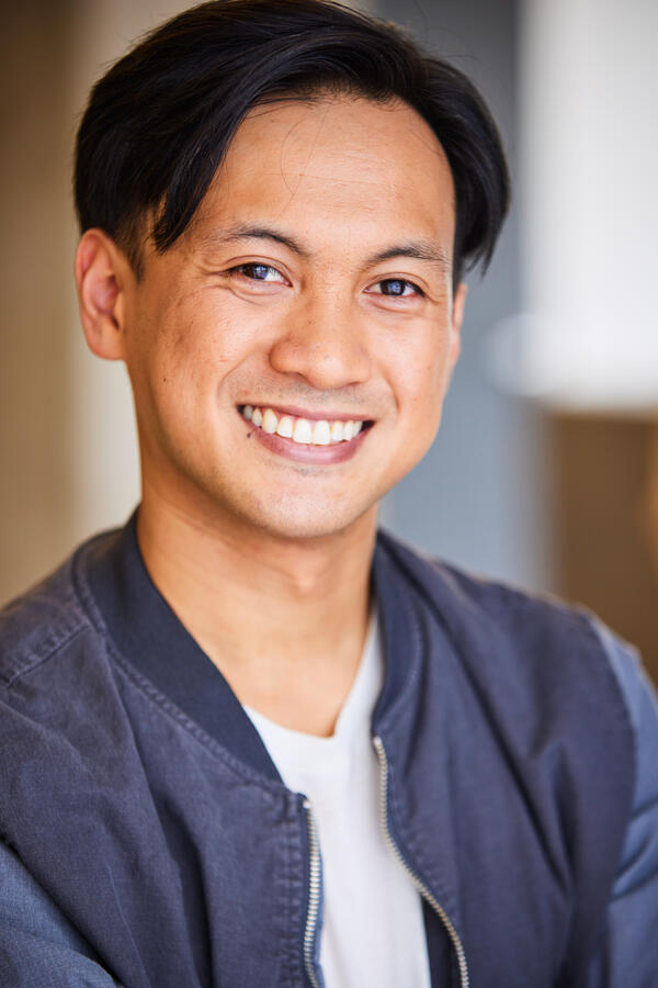 @jay.arella 5&#39;7&quot; | 140lb Ethnicity: Filipino